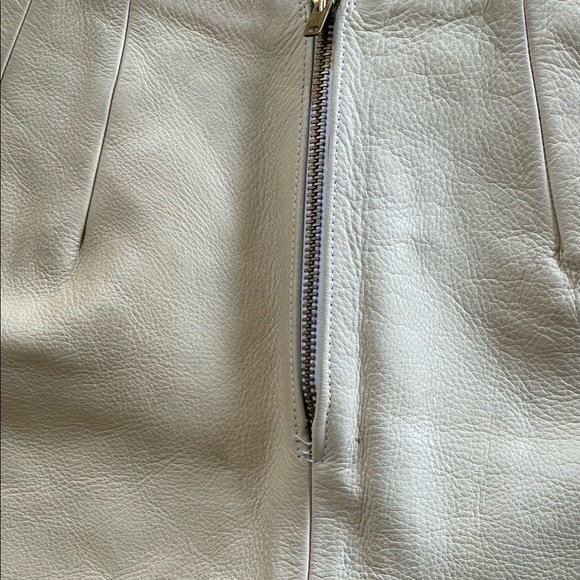 Vintage white leather hand painted shorts - Picture 5 of 9